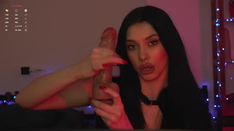 Olivia Faye online show from April 5, 4:15 pm