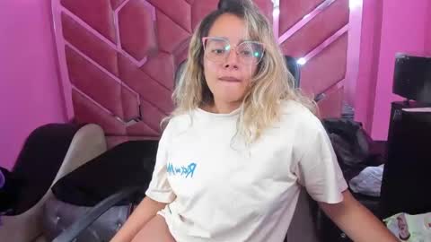 Snapshot of olivia_fox69 chatting on February 9, 6:11 am OLIVIA online show from February 9, 6:11 am