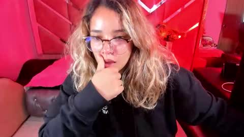 Snapshot of olivia_fox69 chatting on October 5, 2:53 am OLIVIA online show from October 5, 2:53 am