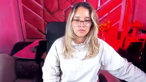 Snapshot of olivia_fox69 chatting on September 24, 3:35 am OLIVIA online show from September 24, 3:35 am
