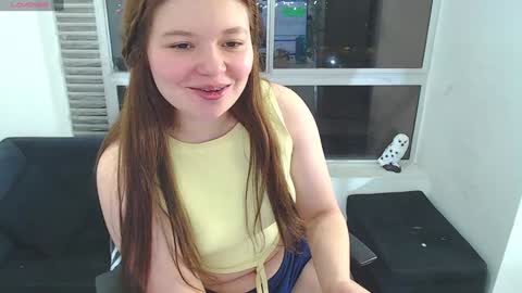 Snapshot of olivia_martine chatting on January 27, 8:51 am olivia_martine online show from January 27, 8:51 am