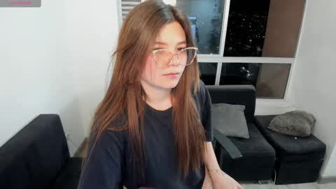 olivia_martine online show from October 26, 3:40 am