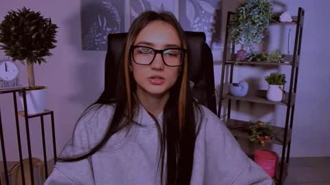 Snapshot of olivia_norton_ chatting on October 12, 3:15 pm olivia_norton_ online show from October 12, 3:15 pm