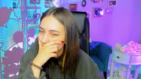 Snapshot of olivia_norton_ chatting on September 26, 12:57 pm olivia_norton_ online show from September 26, 12:57 pm