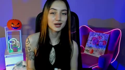 Snapshot of olivia_norton_ chatting on October 27, 4:29 pm olivia_norton_ online show from October 27, 4:29 pm