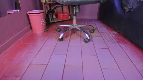   online show from March 8, 1:14 pm