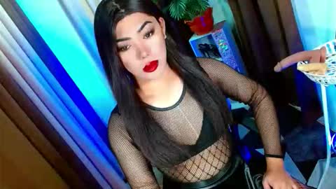Snapshot of olivia_the_temptress27 chatting on September 16, 9:23 am Miss OLIVIA online show from September 16, 9:23 am