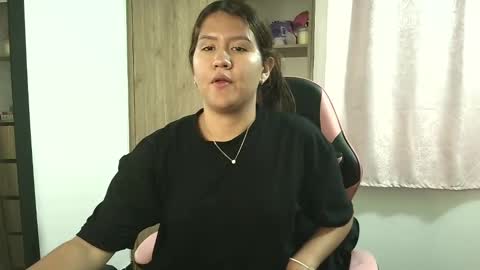 Snapshot of olivia_watson_ chatting on October 16, 11:03 pm Olivia online show from October 16, 11:03 pm