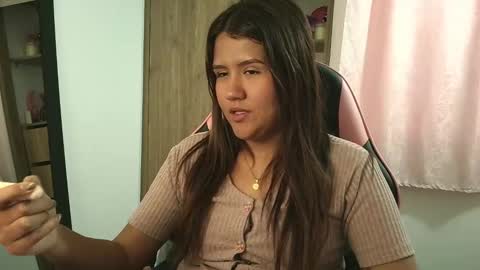Snapshot of olivia_watson_ chatting on September 25, 2:13 pm Olivia online show from September 25, 2:13 pm