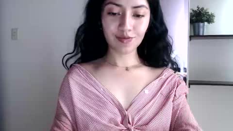 oliviaaa__ online show from October 21, 4:43 pm
