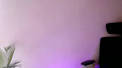 oliviaaa__ online show from March 6, 4:17 pm
