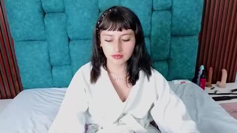 oliviabonnie online show from April 16, 8:31 pm