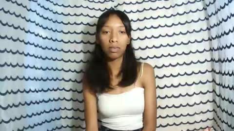 oliviah27 online show from December 3, 1:12 pm