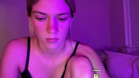 Snapshot of oliviahansleyy chatting on October 24, 4:13 am Olivia online show from October 24, 4:13 am