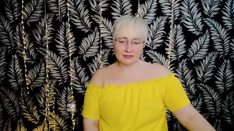 Kelly online show from April 2, 10:22 am