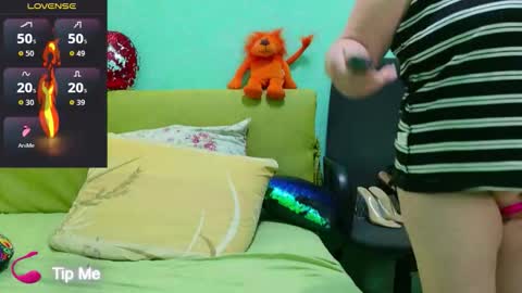 oliviaparadise online show from November 4, 10:38 am