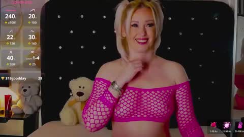 Olivia online show from April 16, 9:39 pm