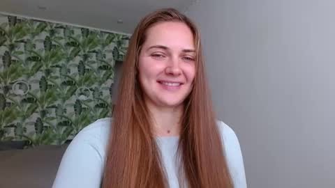 Snapshot of oliviashiny chatting on October 17, 6:39 am Olivia online show from October 17, 6:39 am