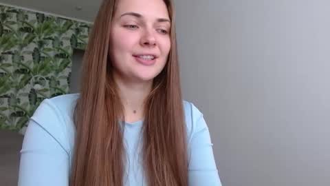 Snapshot of oliviashiny chatting on October 11, 5:56 am Olivia online show from October 11, 5:56 am