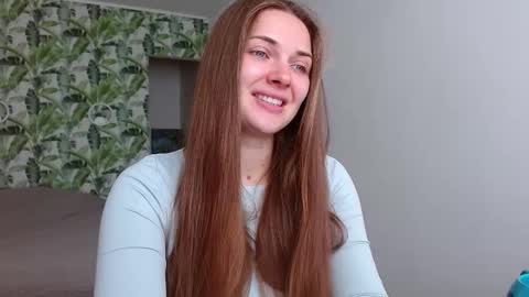 Snapshot of oliviashiny chatting on October 7, 5:03 am Olivia online show from October 7, 5:03 am
