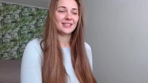 Snapshot of oliviashiny chatting on October 14, 6:16 am Olivia online show from October 14, 6:16 am
