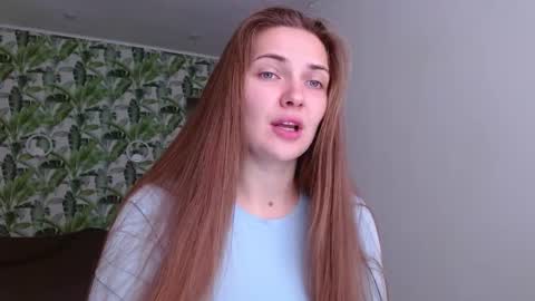 Snapshot of oliviashiny chatting on October 20, 4:17 am Olivia online show from October 20, 4:17 am