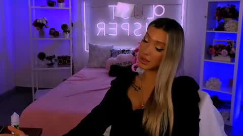 Olivia online show from February 14, 5:19 am