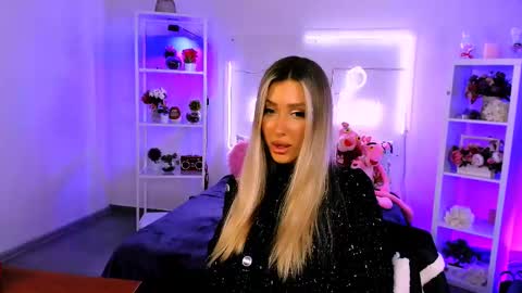 Olivia online show from February 10, 11:15 am