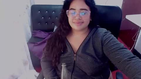 oliviia_cute online show from January 17, 4:11 am