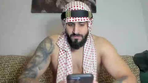 Snapshot of omar_xoxo chatting on October 2, 8:18 pm Omar online show from October 2, 8:18 pm