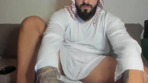 Snapshot of omar_xoxo chatting on October 5, 9:33 pm Omar online show from October 5, 9:33 pm