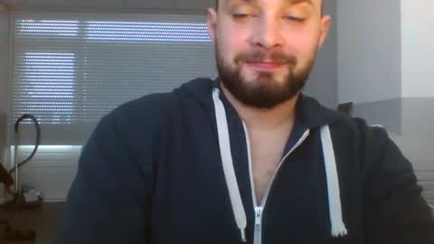 Snapshot of omgwhereim chatting on December 4, 11:57 am omgwhereim online show from December 4, 11:57 am