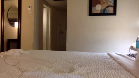 omilk online show from October 16, 2:00 am