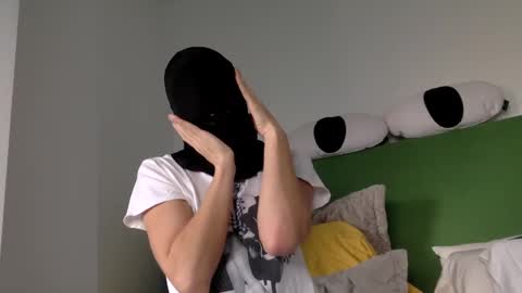 omilk online show from December 28, 10:13 pm