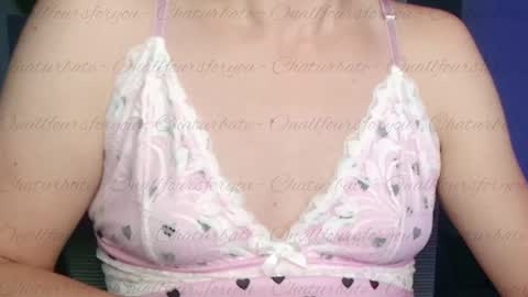 onallfours4u online show from October 8, 4:51 am
