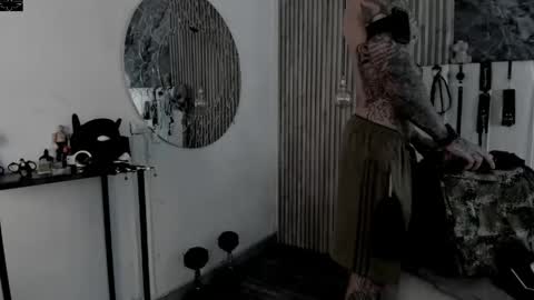     ... online show from April 16, 9:39 pm