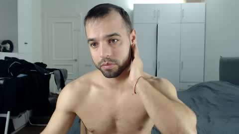 onebestlover online show from November 23, 8:45 am