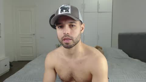 onebestlover online show from March 12, 12:57 pm