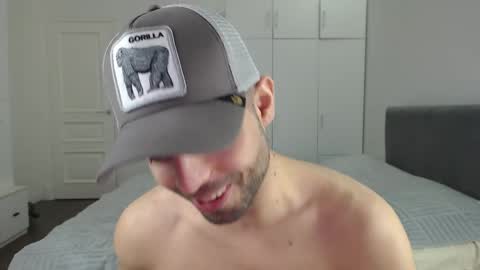 onebestlover online show from March 11, 11:55 am