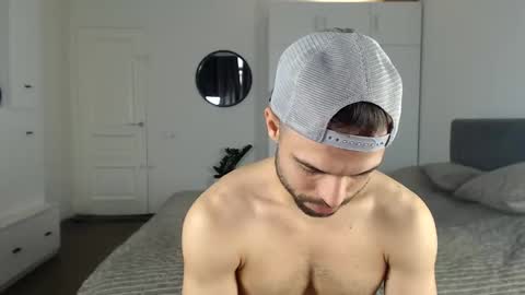 onebestlover online show from October 14, 8:06 am