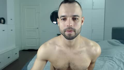 onebestlover online show from September 25, 8:43 am