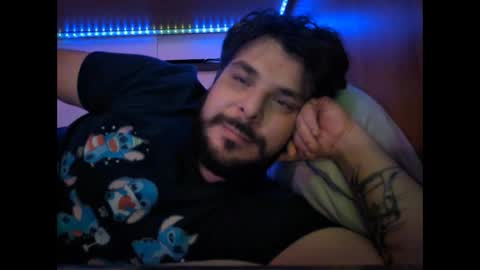 onecrew1 online show from November 4, 11:39 pm