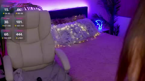 L A Y A online show from November 14, 10:22 pm