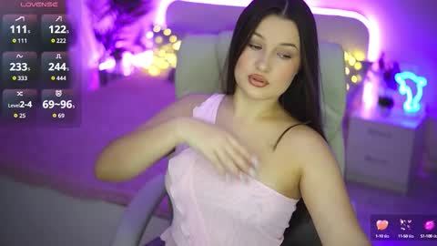 Snapshot of onelaya chatting on September 20, 7:44 am L A Y A online show from September 20, 7:44 am