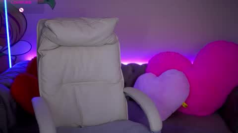 L A Y A online show from February 19, 8:30 pm