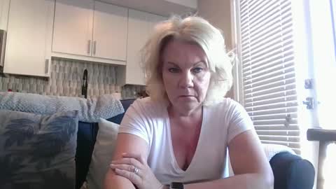 Snapshot of oneoften1000 chatting on February 6, 11:26 pm couple mature milf bigboobs curvy mommydaddy online show from February 6, 11:26 pm