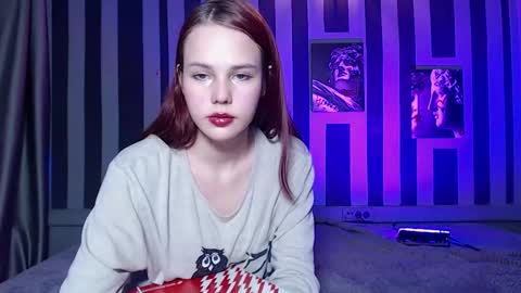 Snapshot of onessandra chatting on October 1, 7:40 am onessandra online show from October 1, 7:40 am