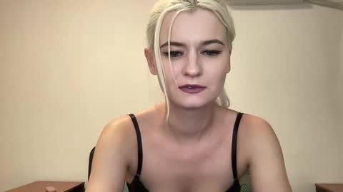Snapshot of onika_cox chatting on October 14, 10:46 pm Onika online show from October 14, 10:46 pm