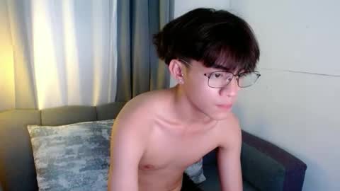 Snapshot of only_mau chatting on September 13, 12:07 pm MAU online show from September 13, 12:07 pm