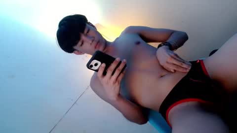 Snapshot of only_mau chatting on October 9, 12:32 pm MAU online show from October 9, 12:32 pm
